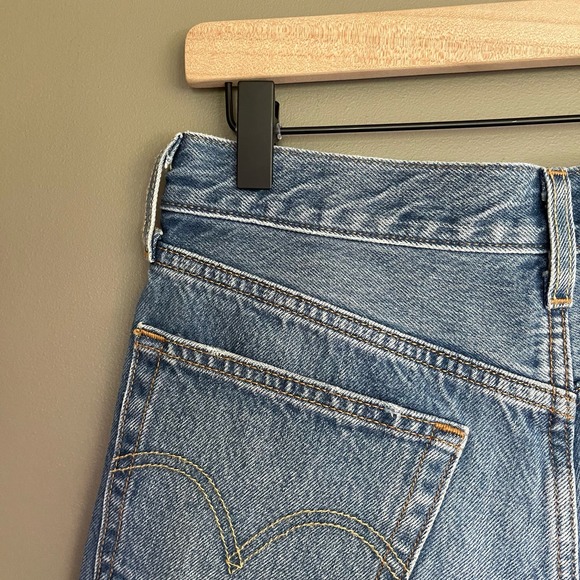 LEVI'S 501 Shorts Back To Your Heart Size 26 Cutoff Light Blue Rinse Distressed - Picture 10 of 16